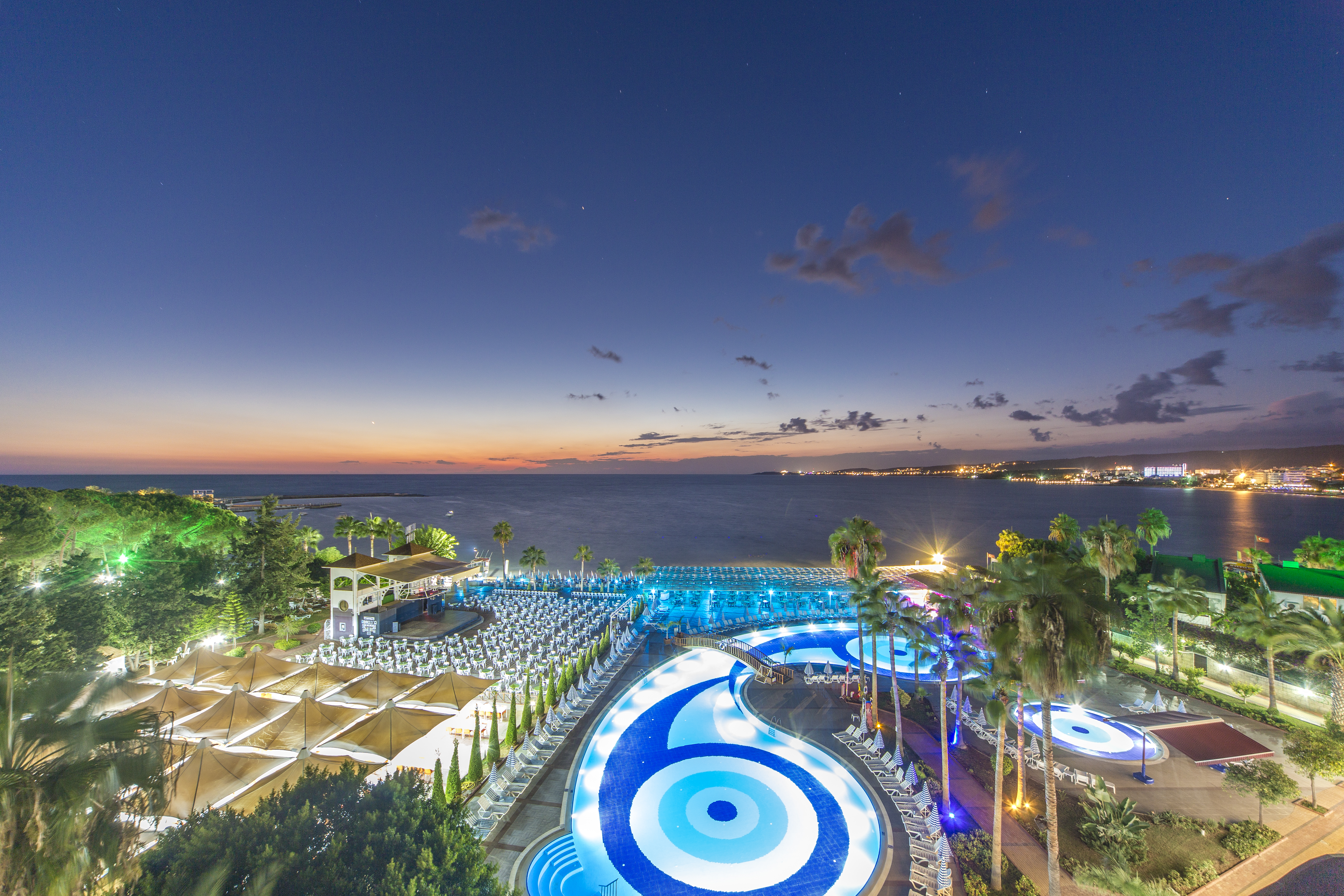Lonicera World Hotel