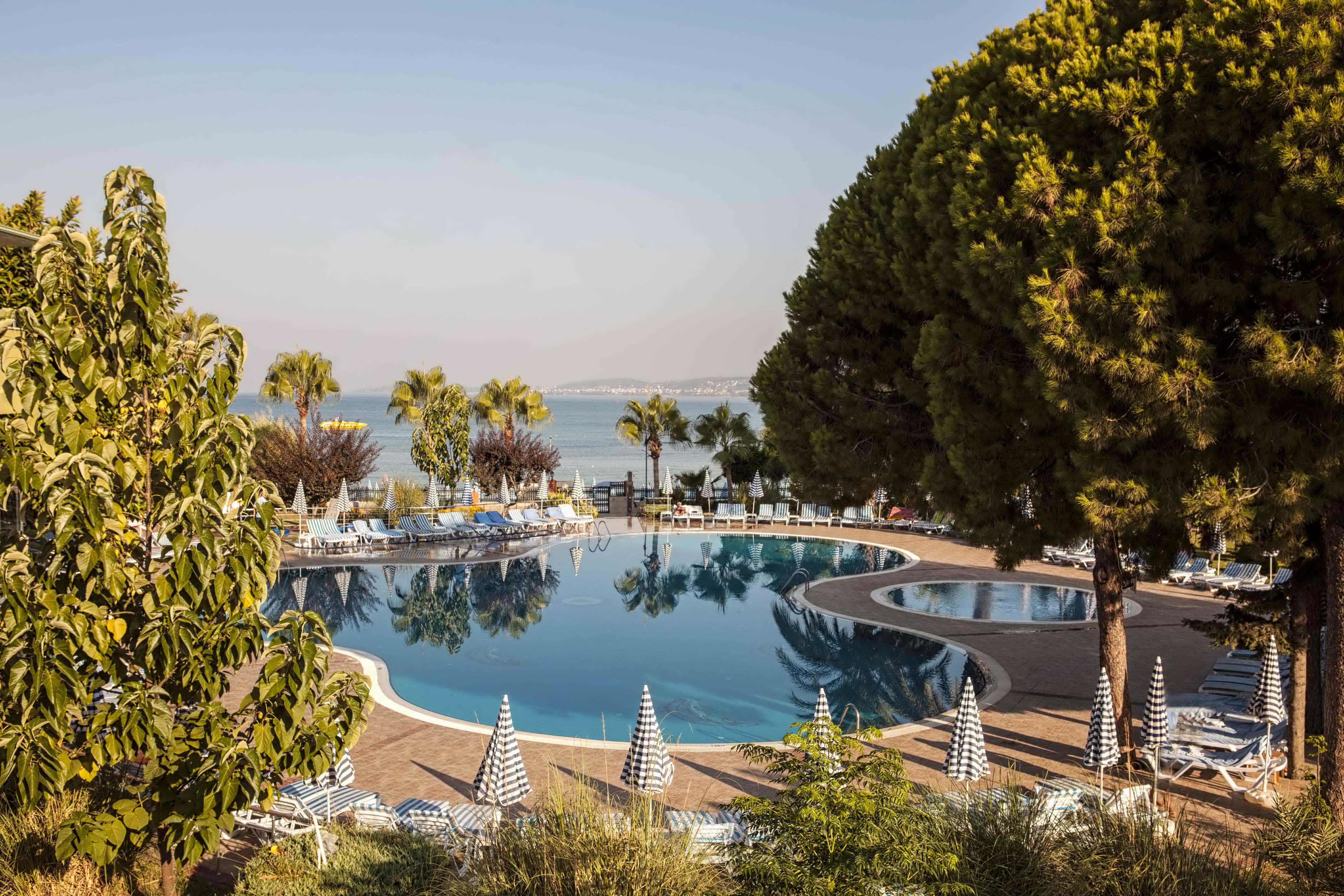 Lonicera World Hotel