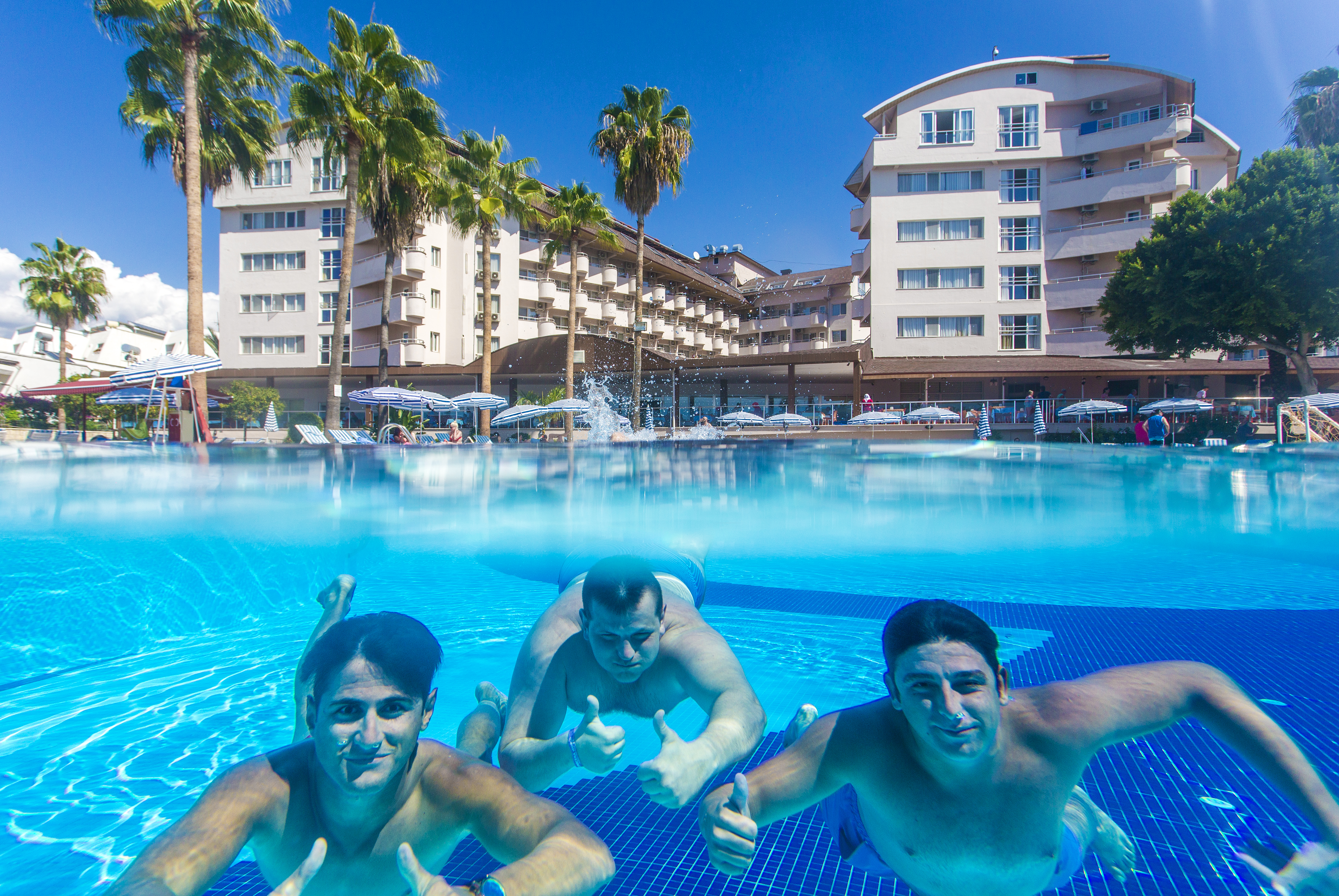 Lonicera World Hotel