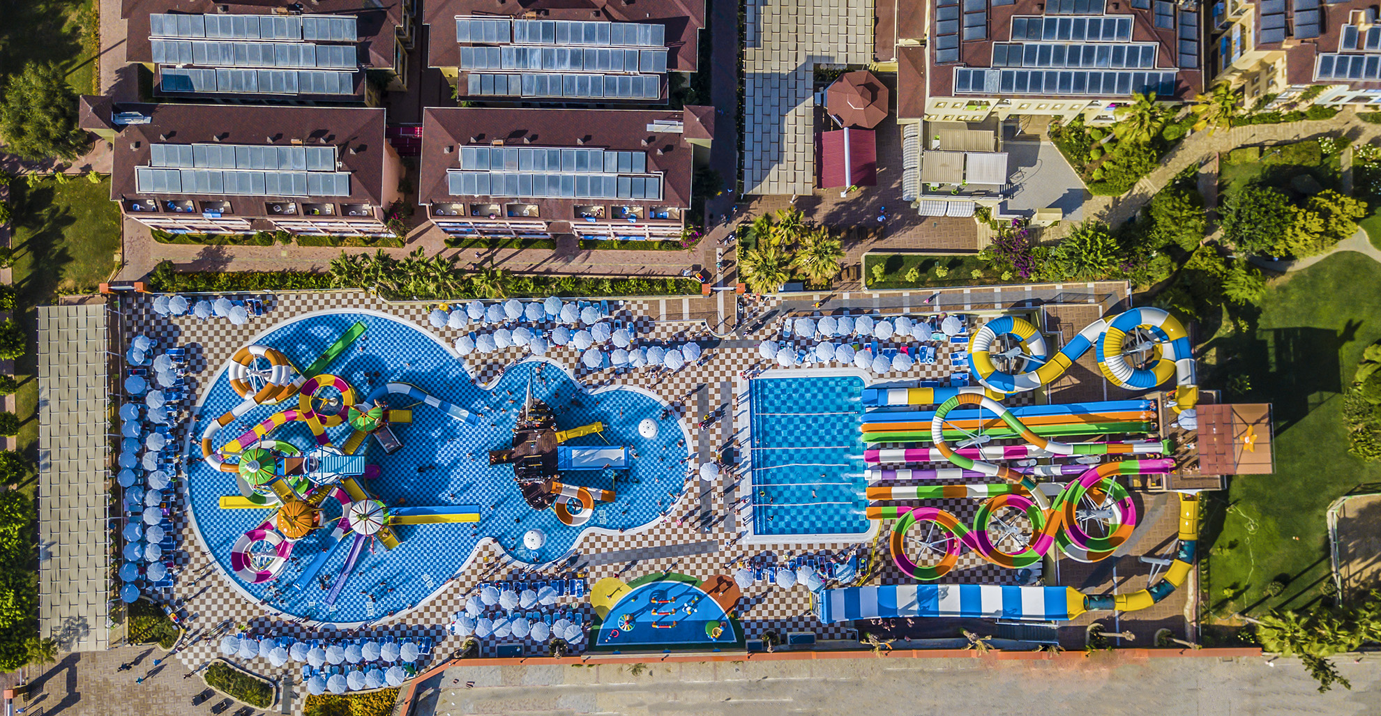 Lonicera World Hotel
