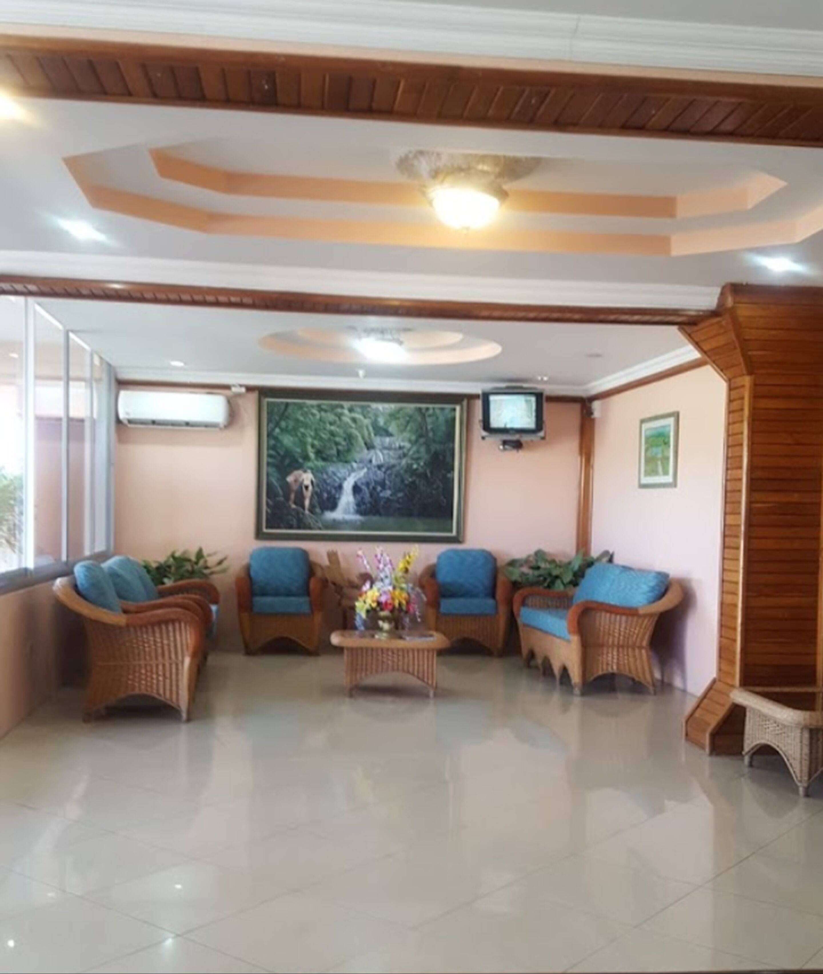 Rovanel's Resort & Conference Centre