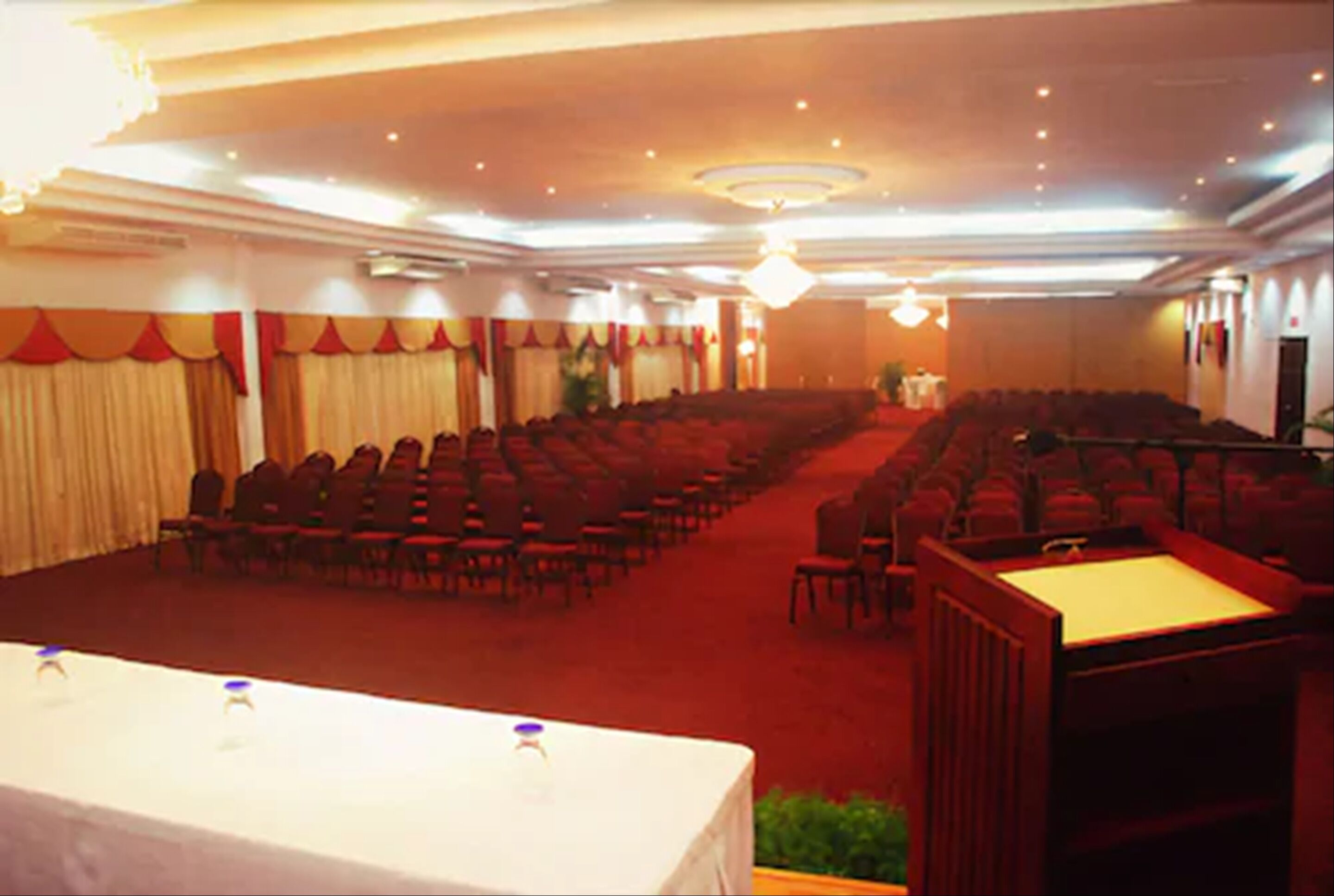 Rovanel's Resort & Conference Centre
