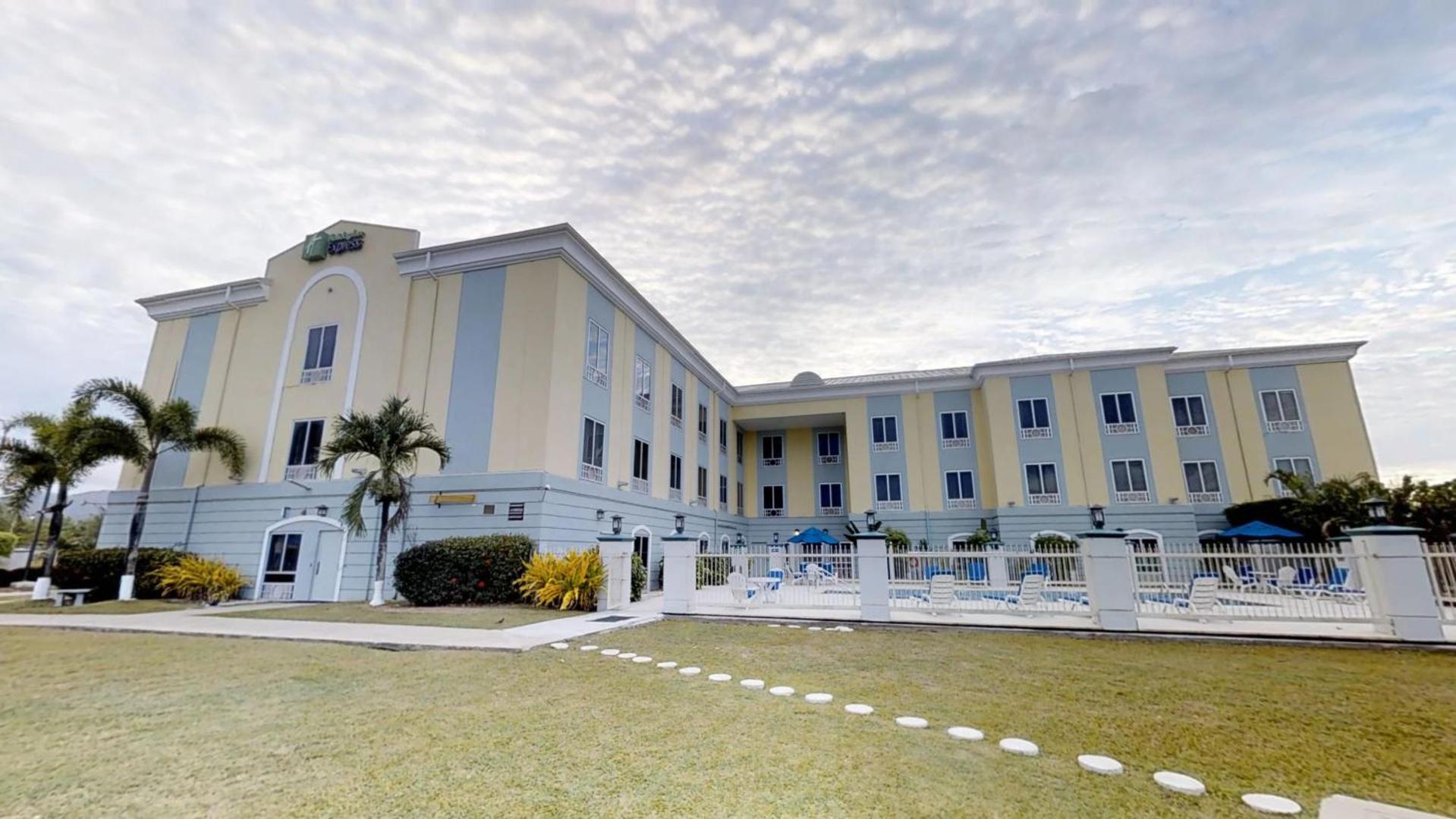 Holiday Inn Express & Suites Trincity Trinidad Airport
