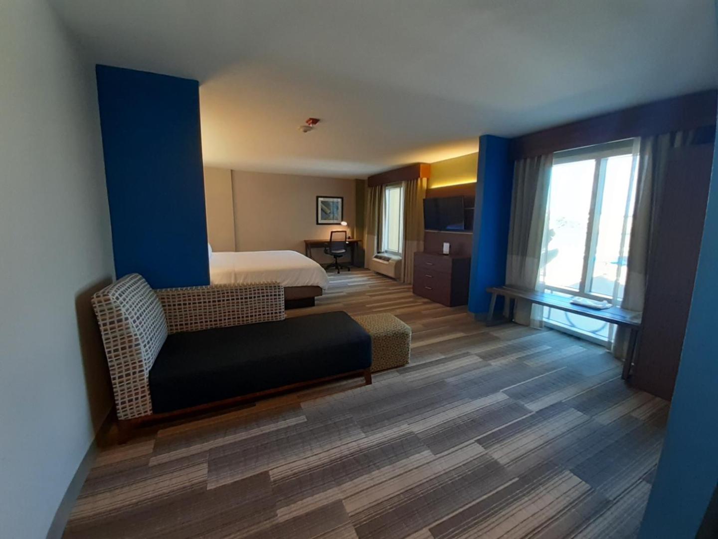 Holiday Inn Express & Suites Trincity Trinidad Airport