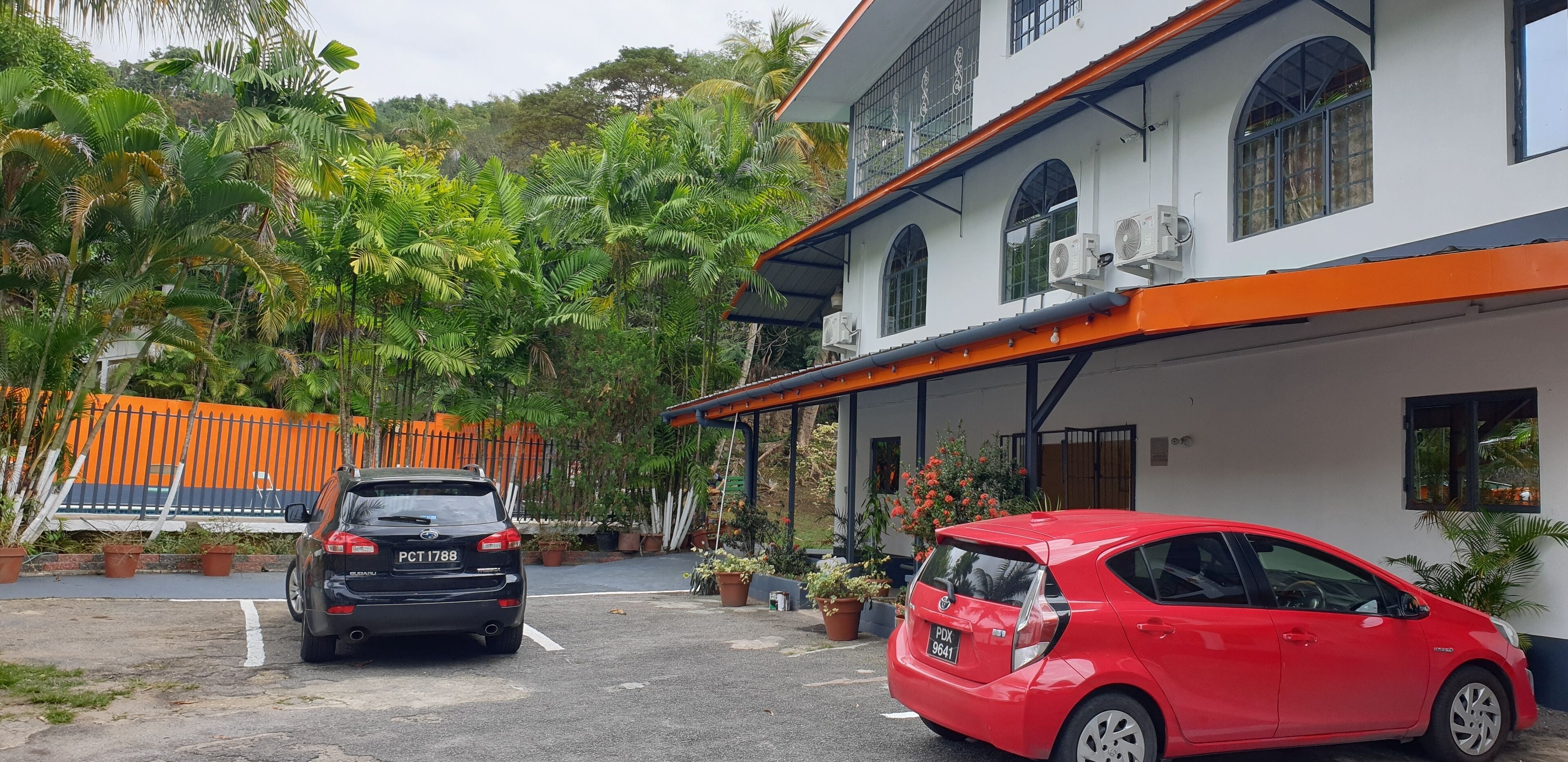 Queen's Comfort Inn