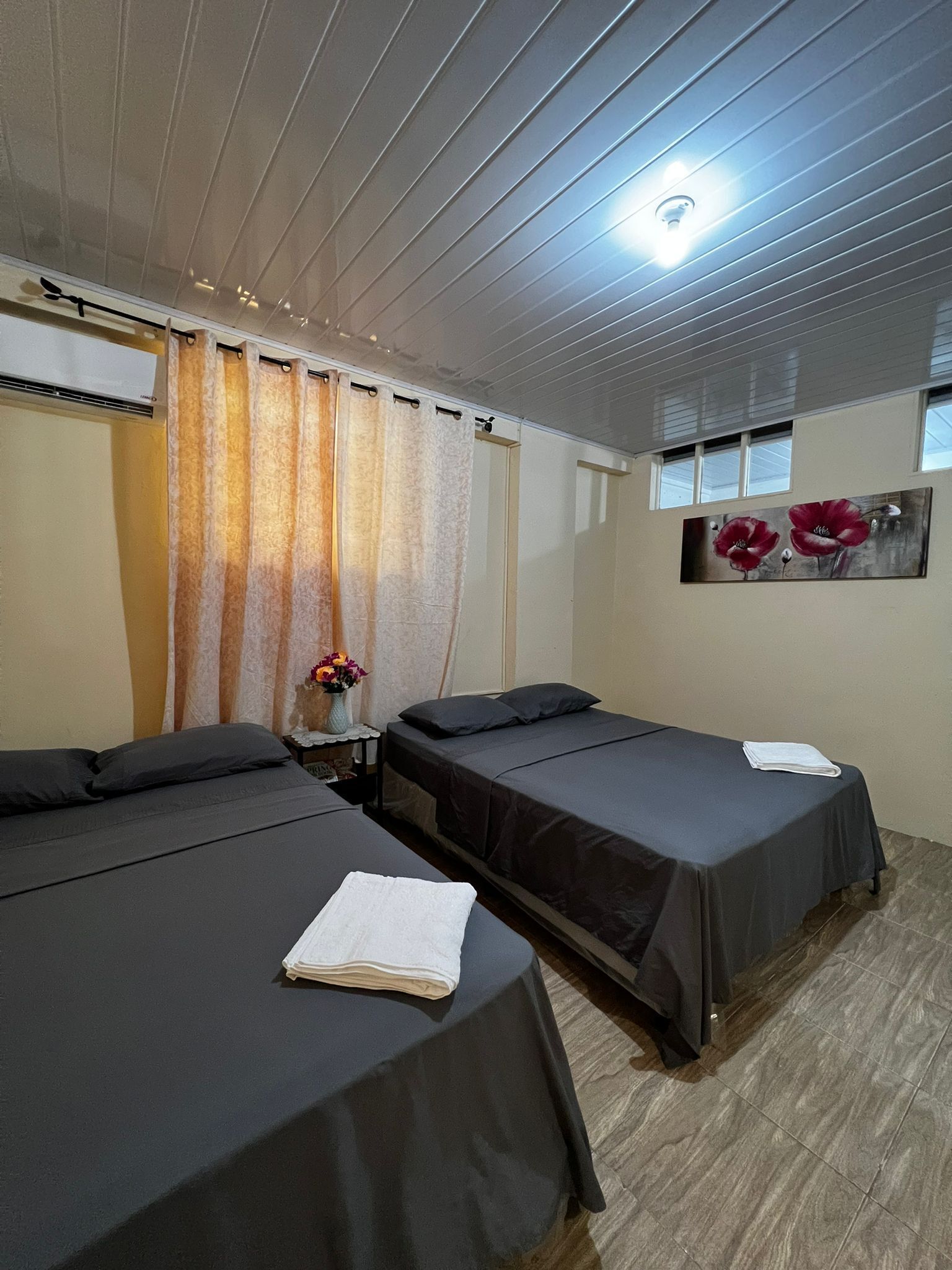 Queen's Comfort Inn