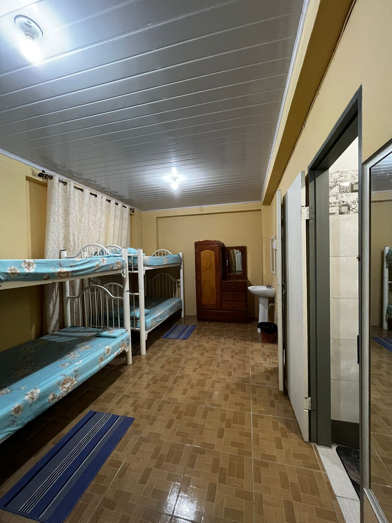 Queen's Comfort Inn