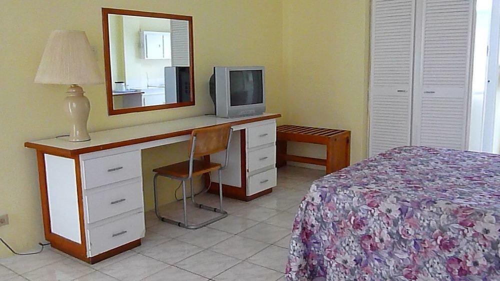 The Royal Palm Suite