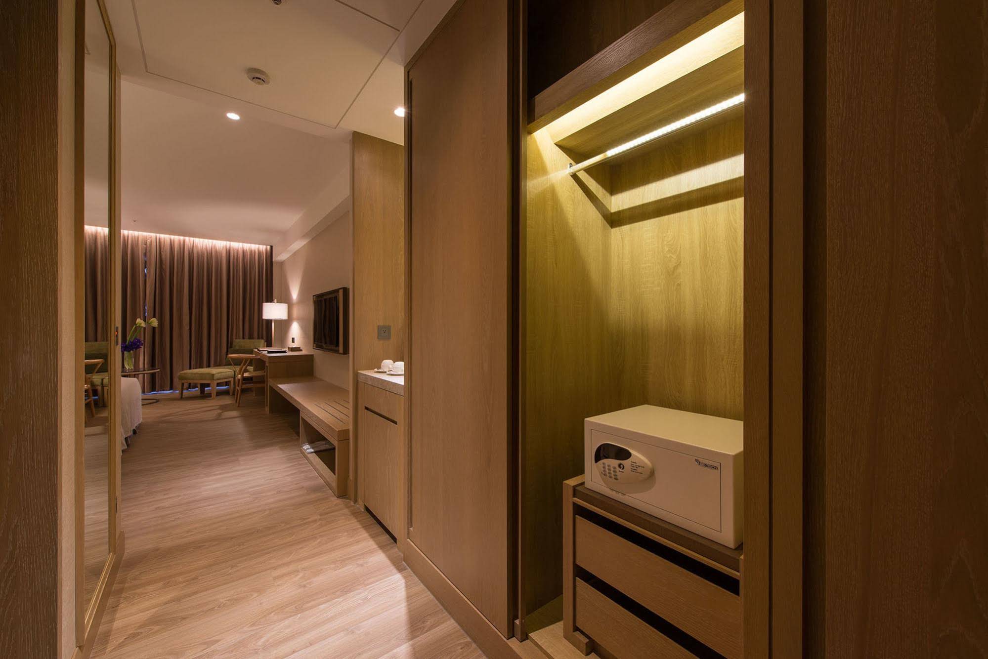 Everrich Golden Lake Hotel