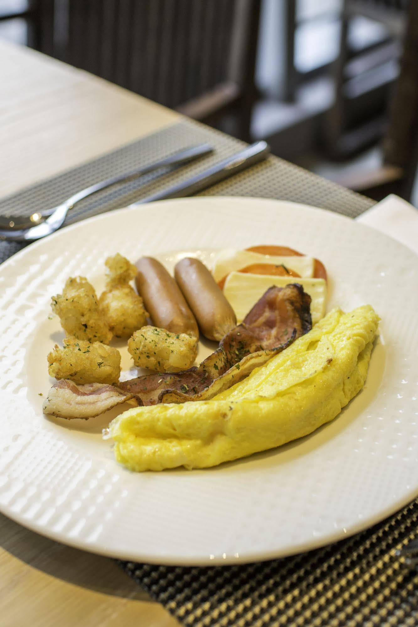 Everrich Golden Lake Hotel