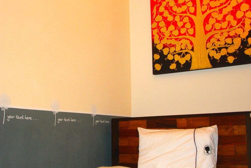 Home & Teak Homestay