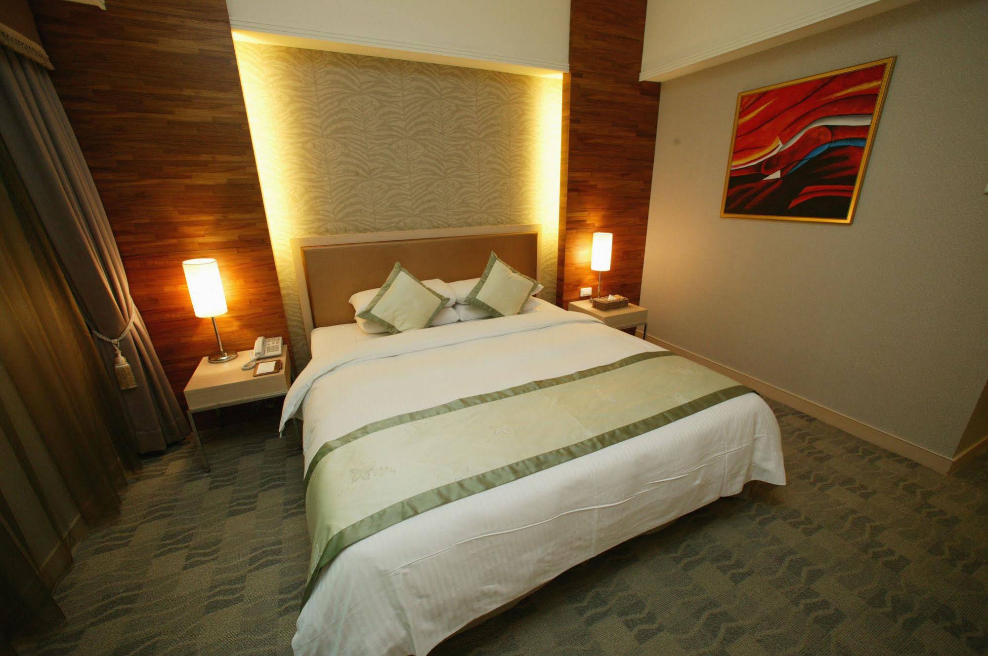 Hoya Hot Springs Resort & Spa