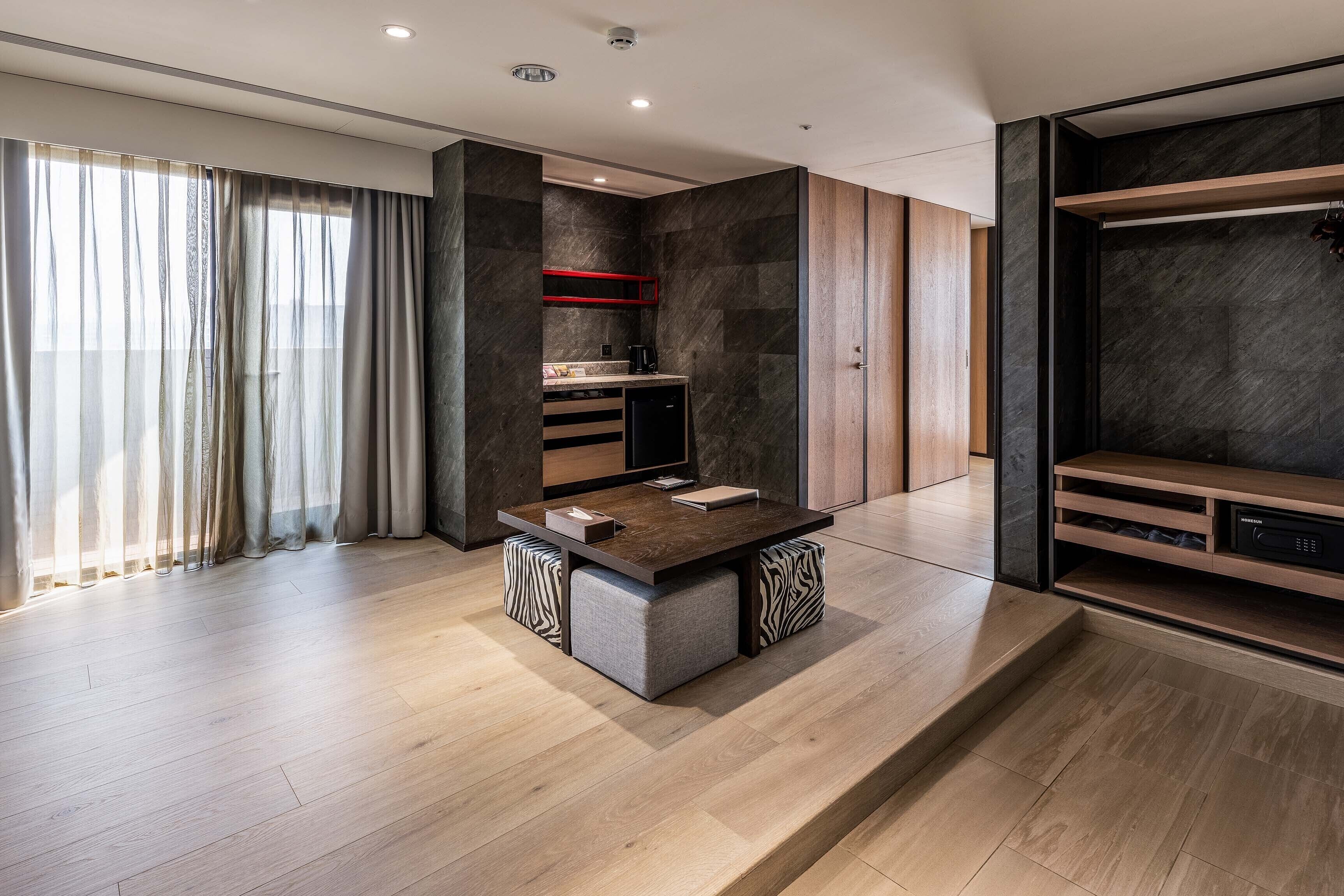 Hsin Hotel