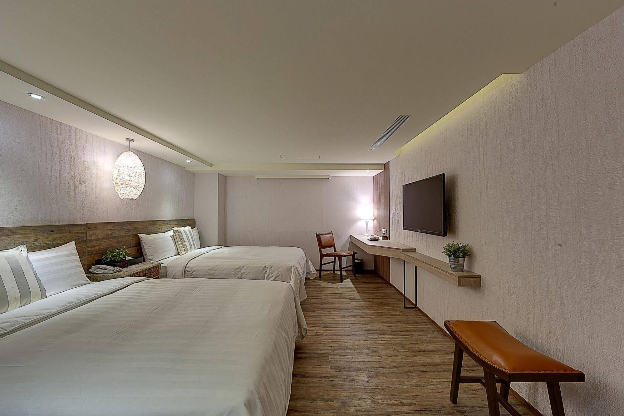 Lan Kwai Fong Garden Hotel