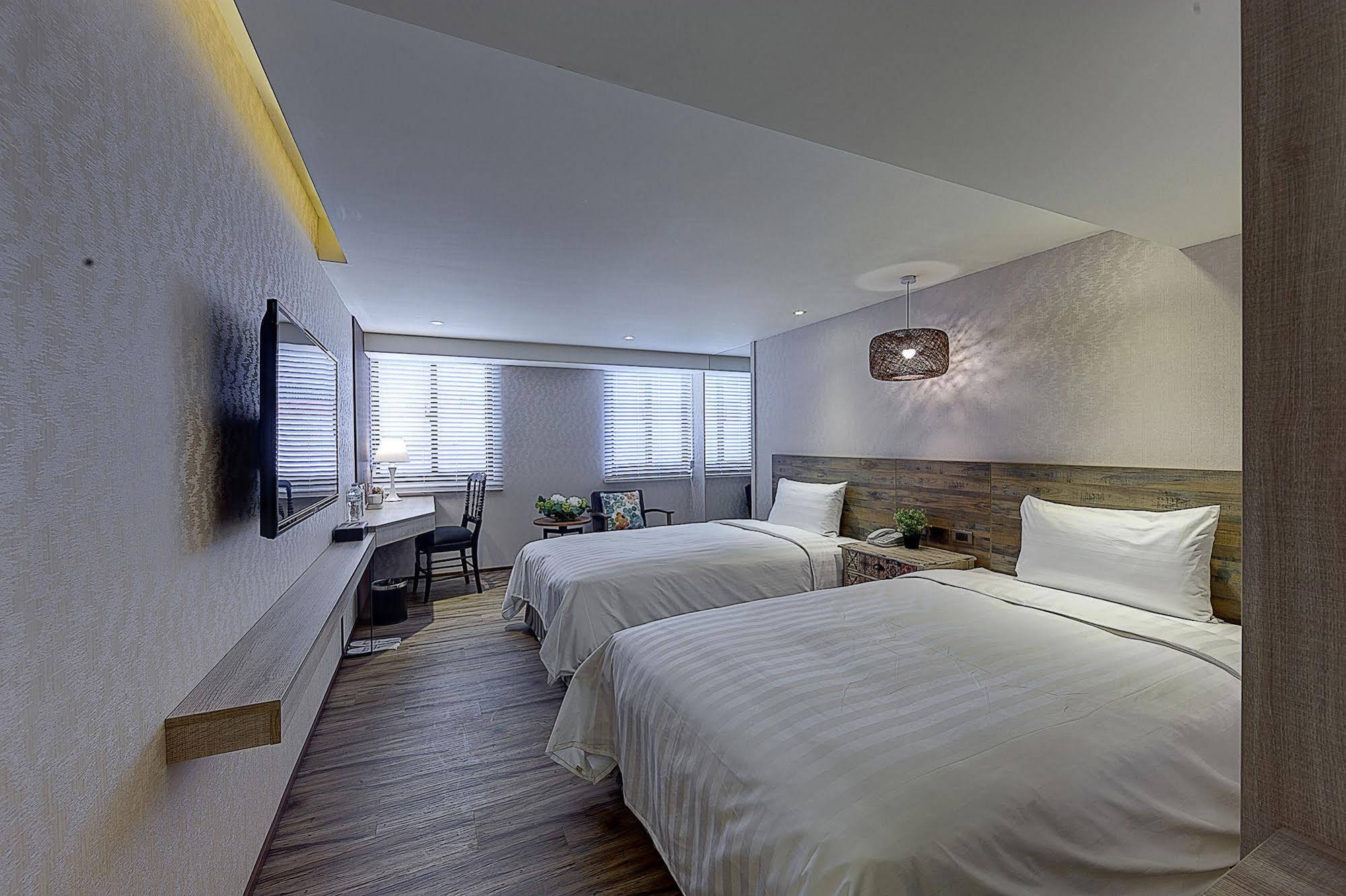 Lan Kwai Fong Garden Hotel