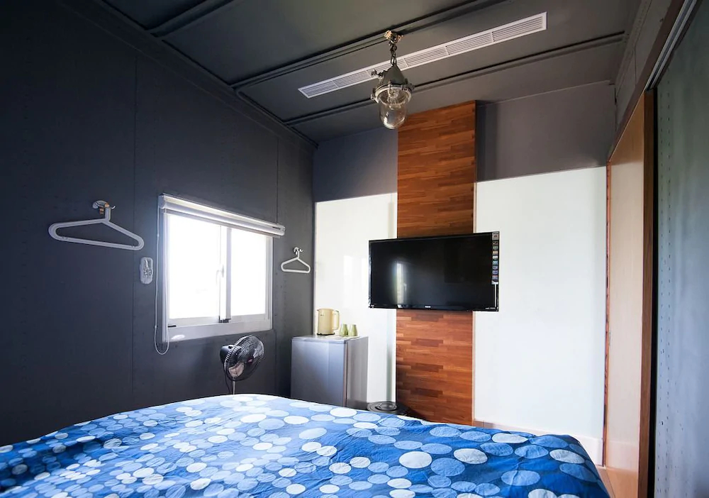 Cape 42 Hostel III