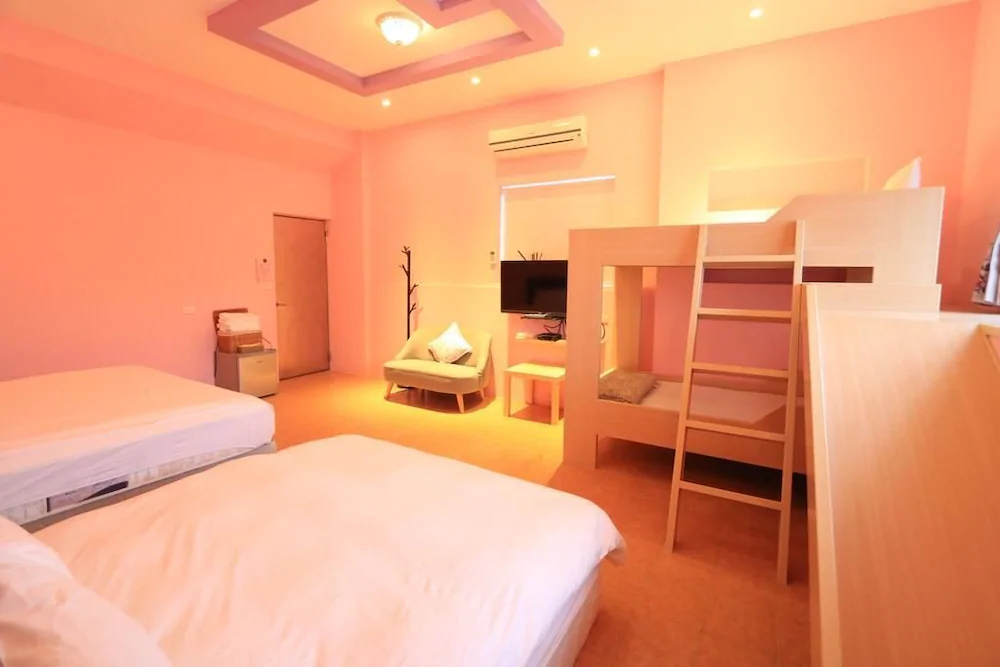 Orange Cat Hostel