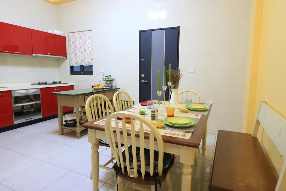 Orange Cat Hostel
