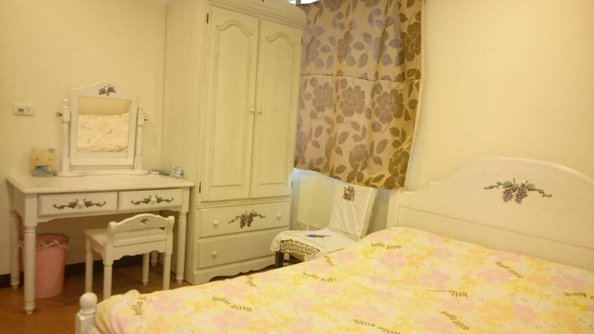 PHDs Guest House I