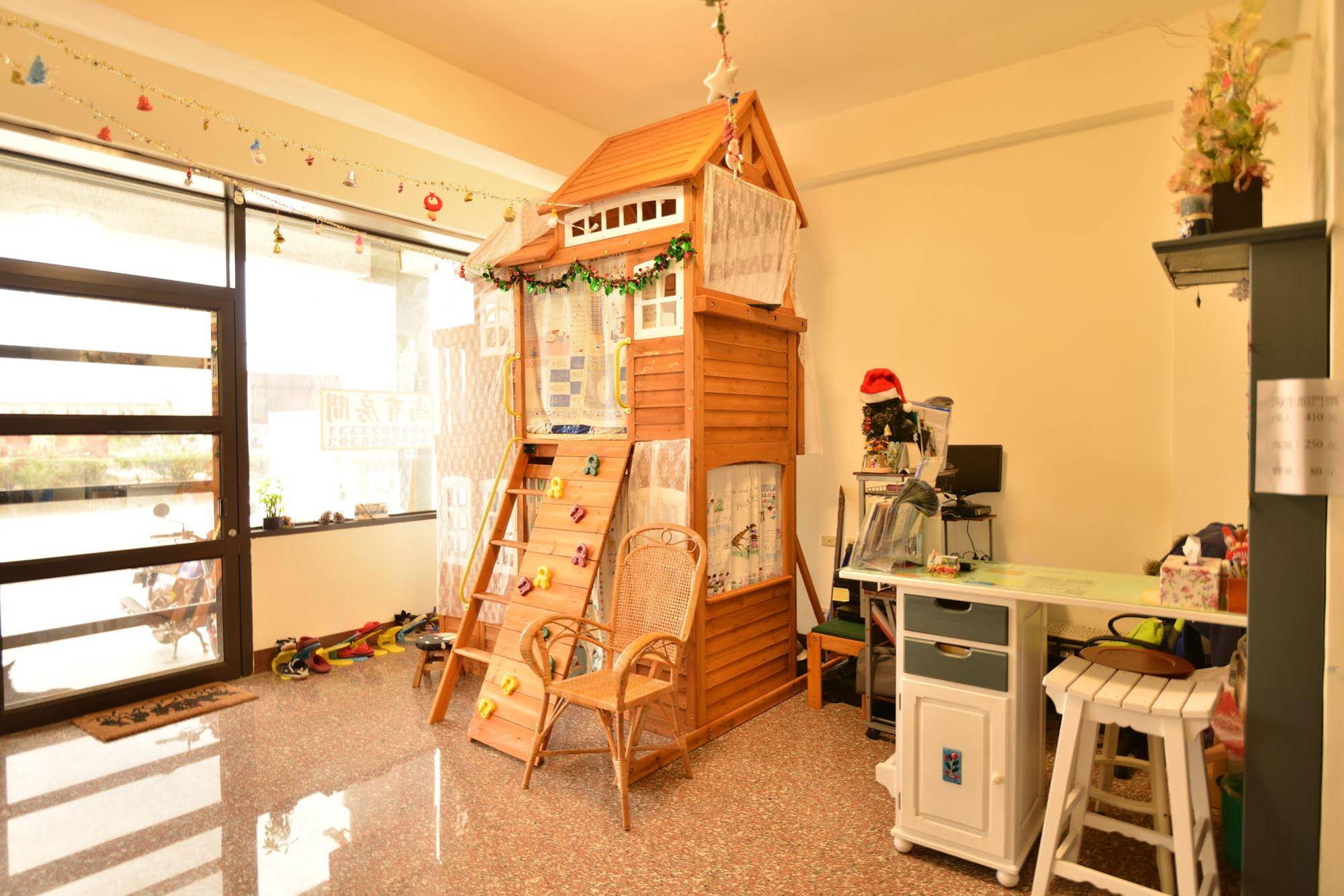 PHDs Guest House II