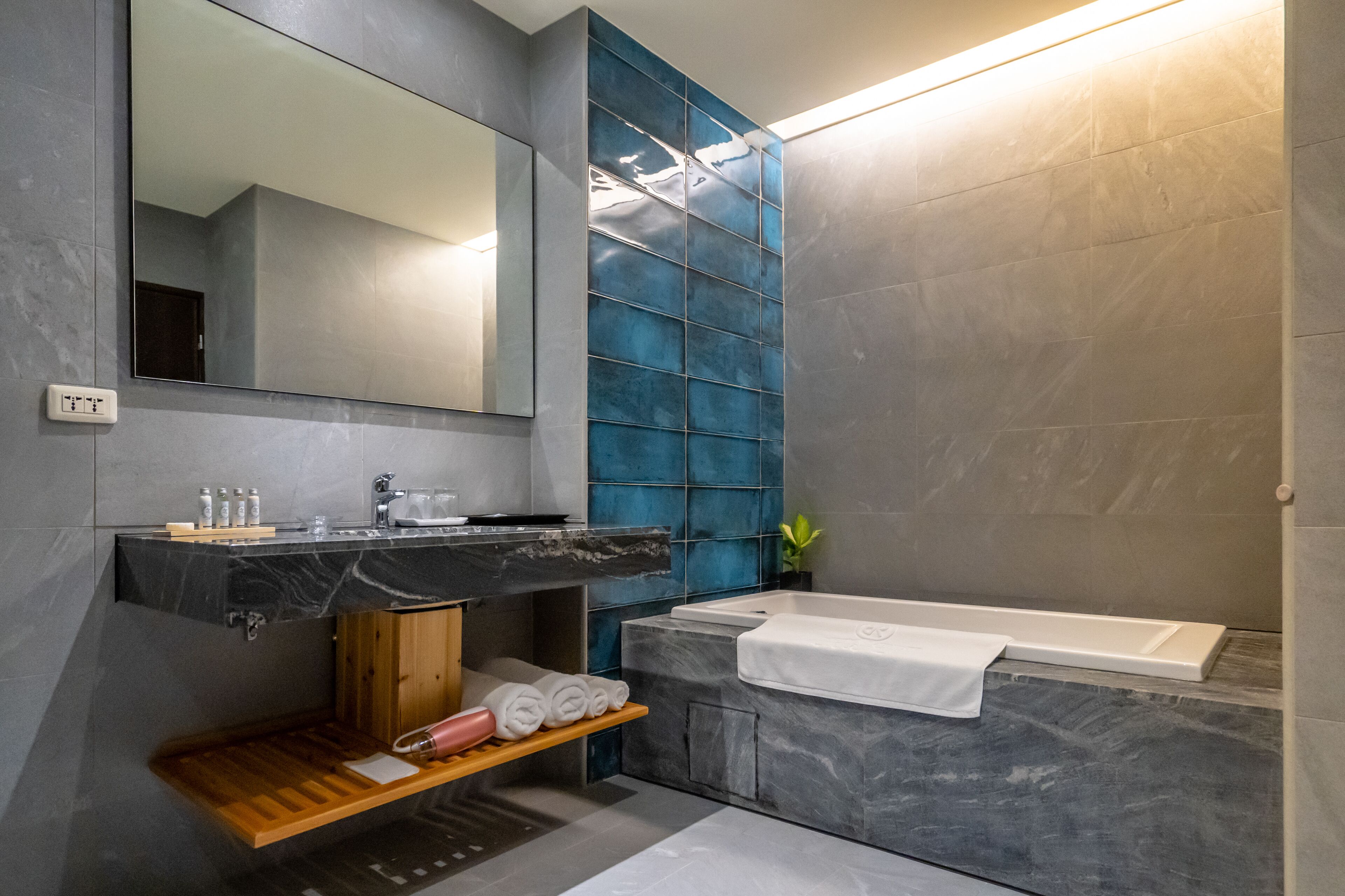 Relaxury Beach House