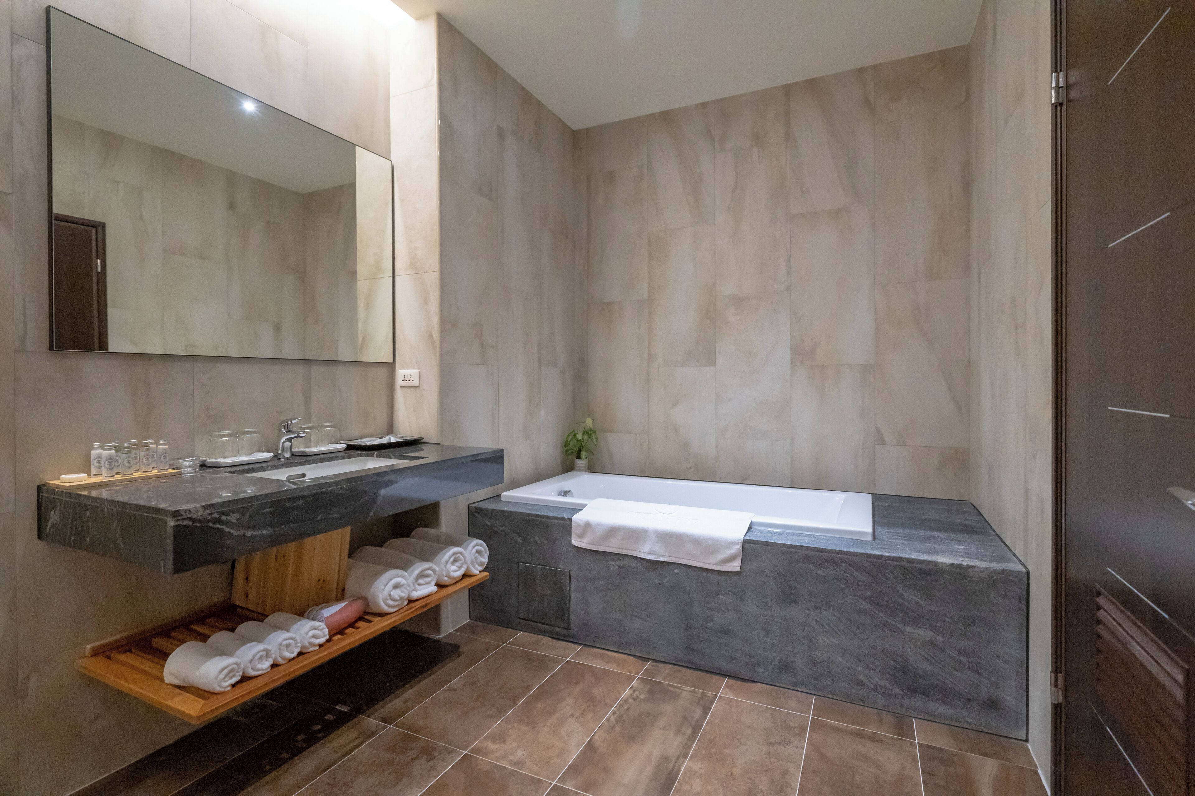 Relaxury Beach House