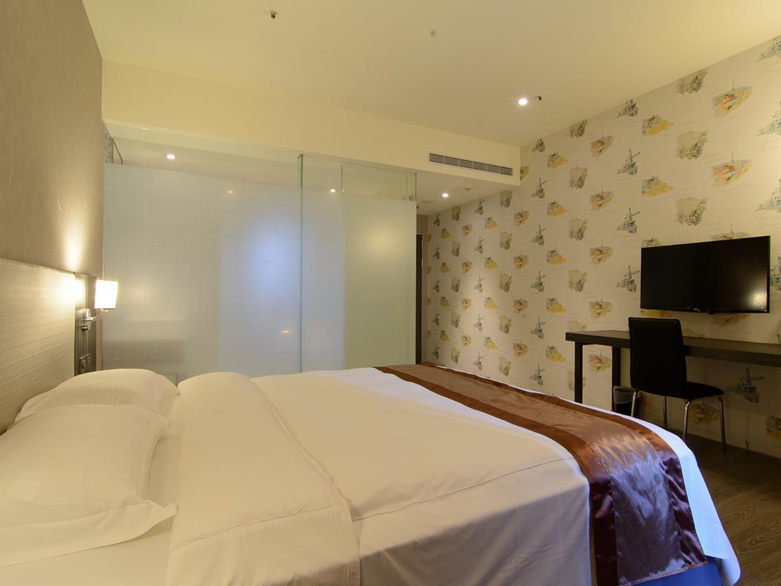 Grand Crystal Hotel