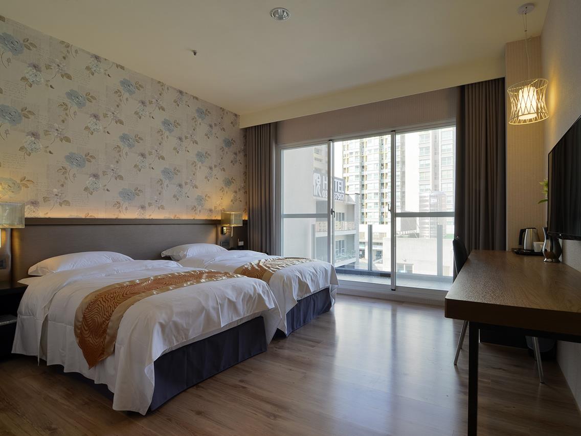 Grand Crystal Hotel