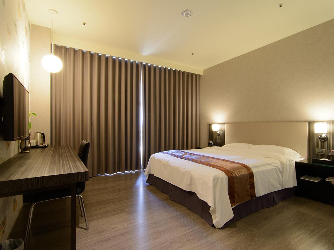 Grand Crystal Hotel
