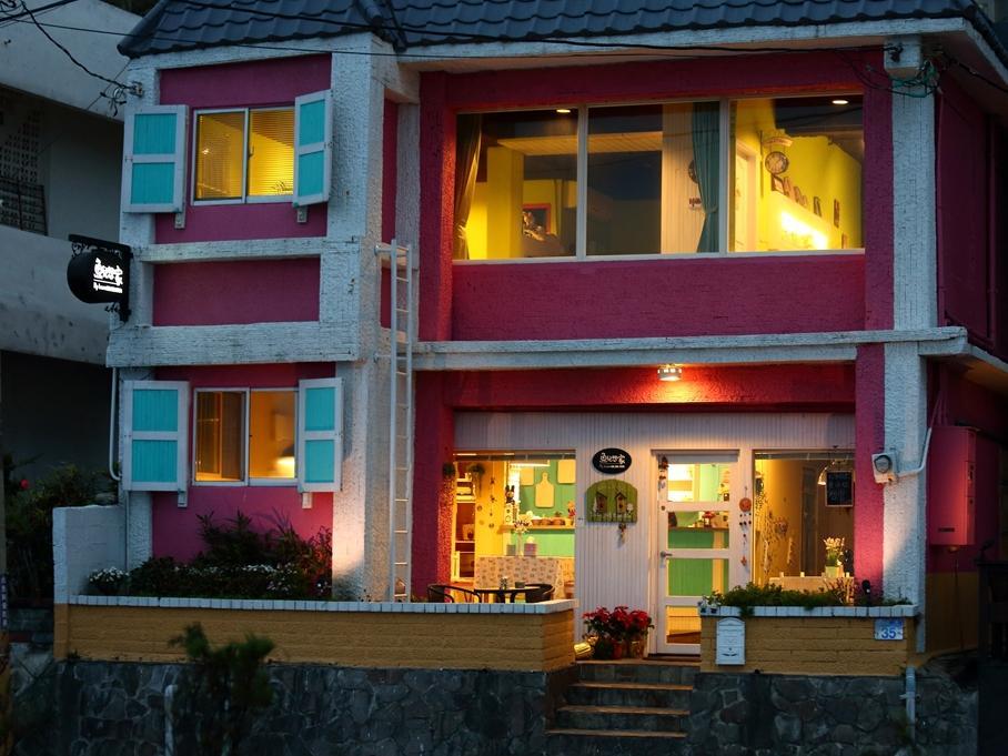 Fish Homesick Bed And Breakfast