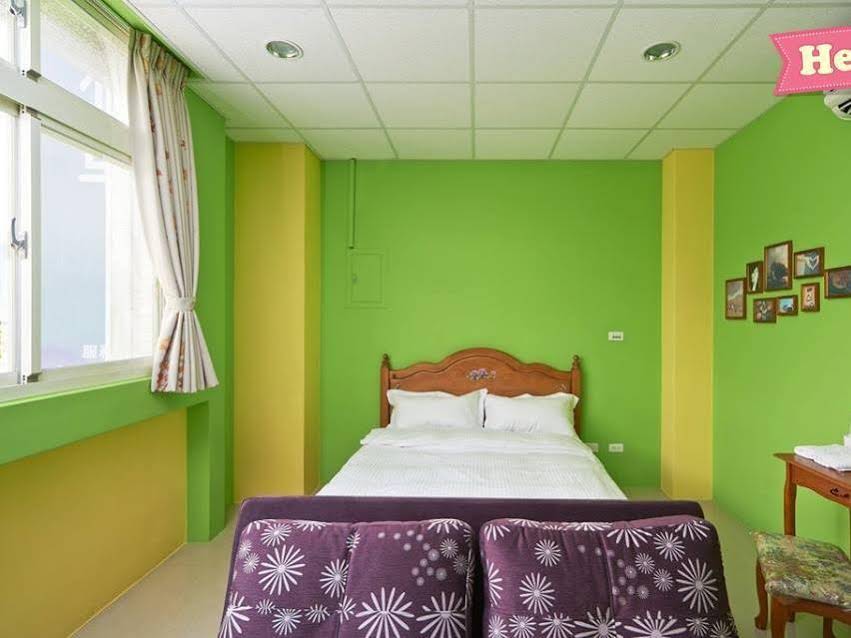 Hualien Train Station Backpackers Hostel