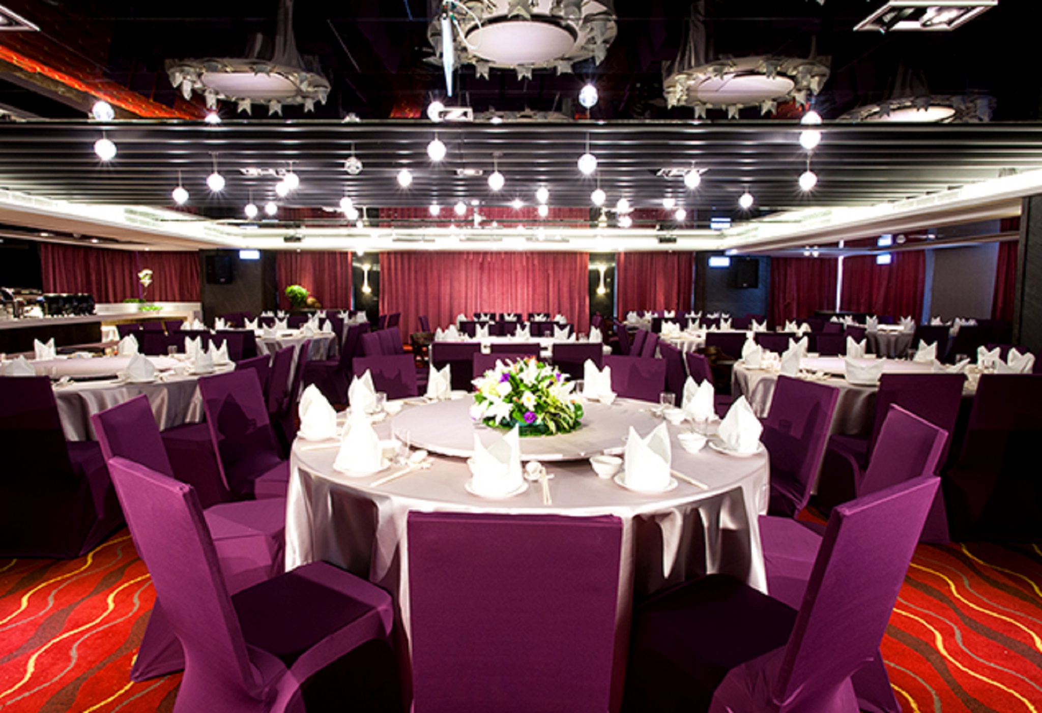 CHECK inn SELECT Hualien LinSen