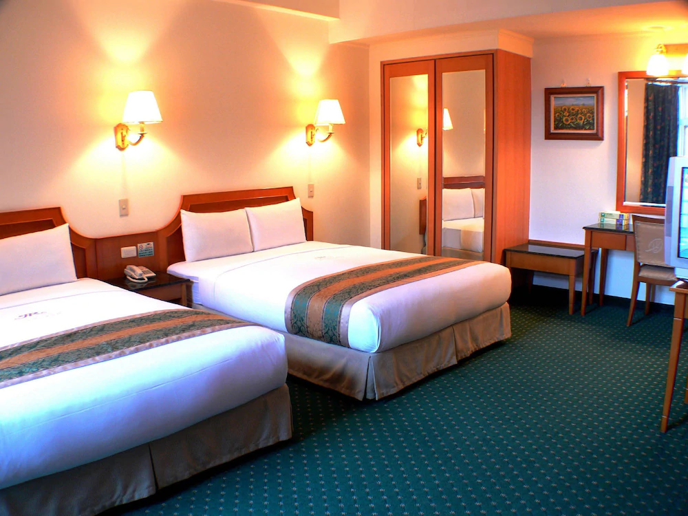 Travel Road Hotel