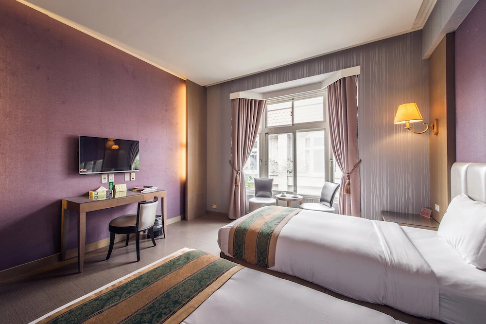 Travel Road Hotel