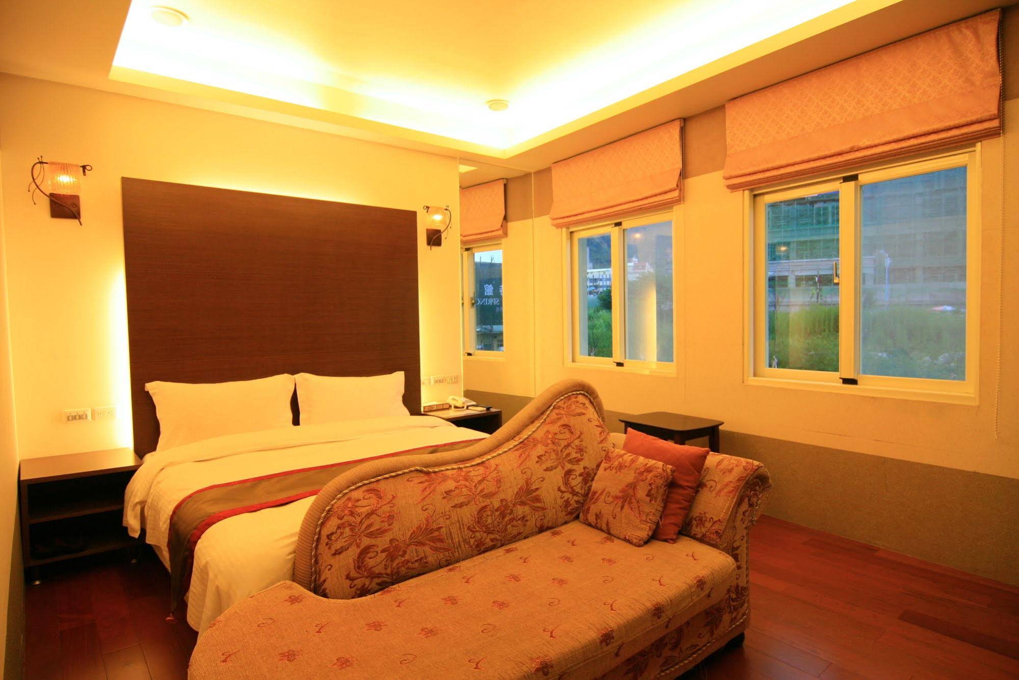 Host-On Exquisite Hotspring Hotel