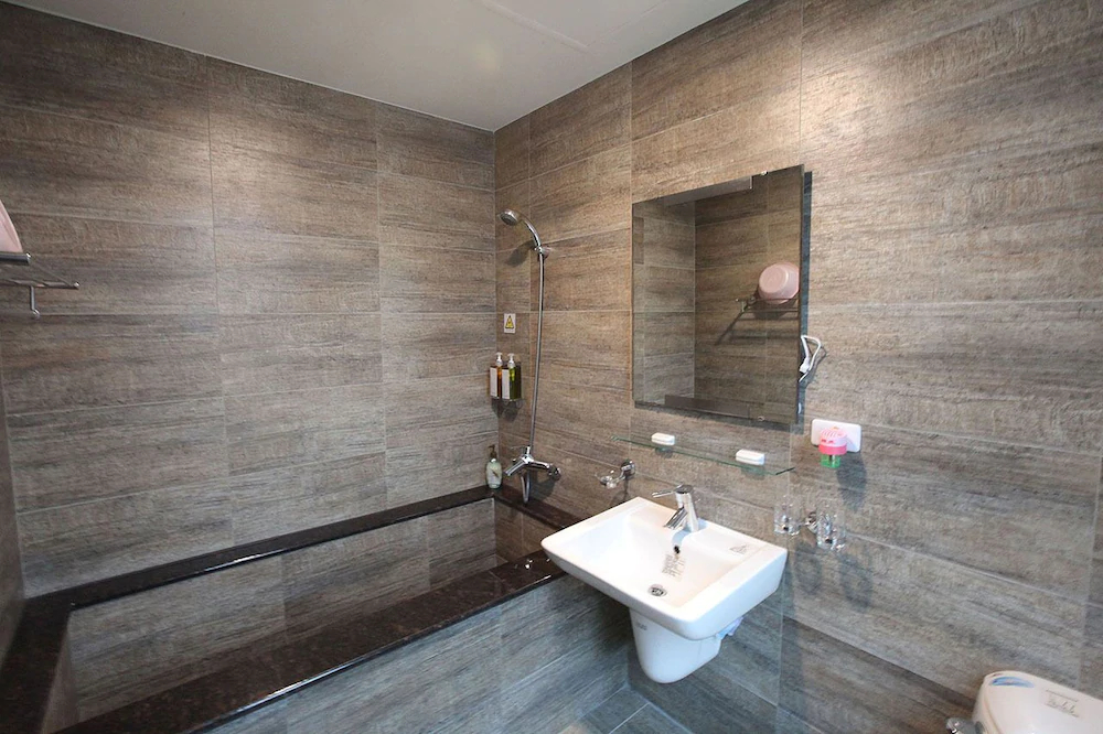 Tide of Happiness Travelodge