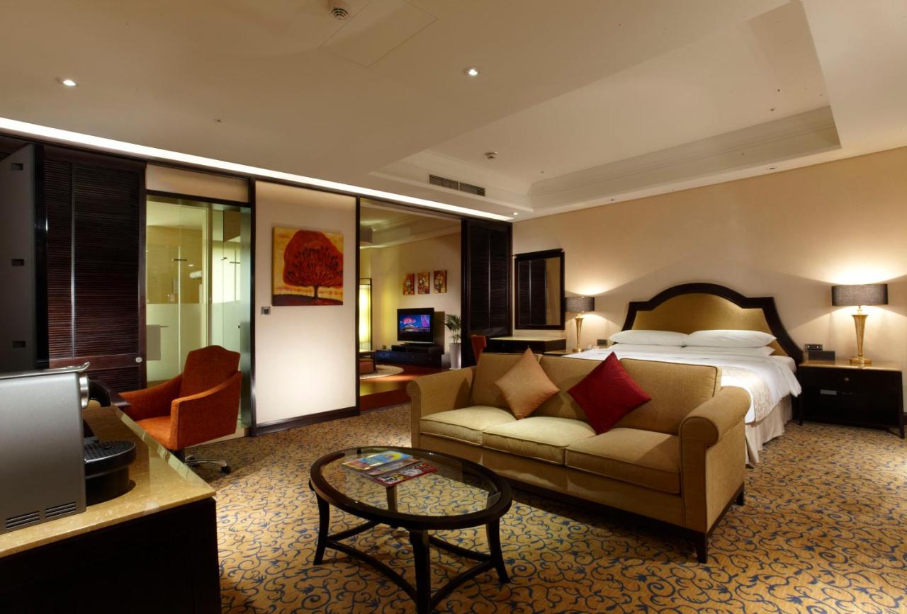 E-Da Royal Hotel