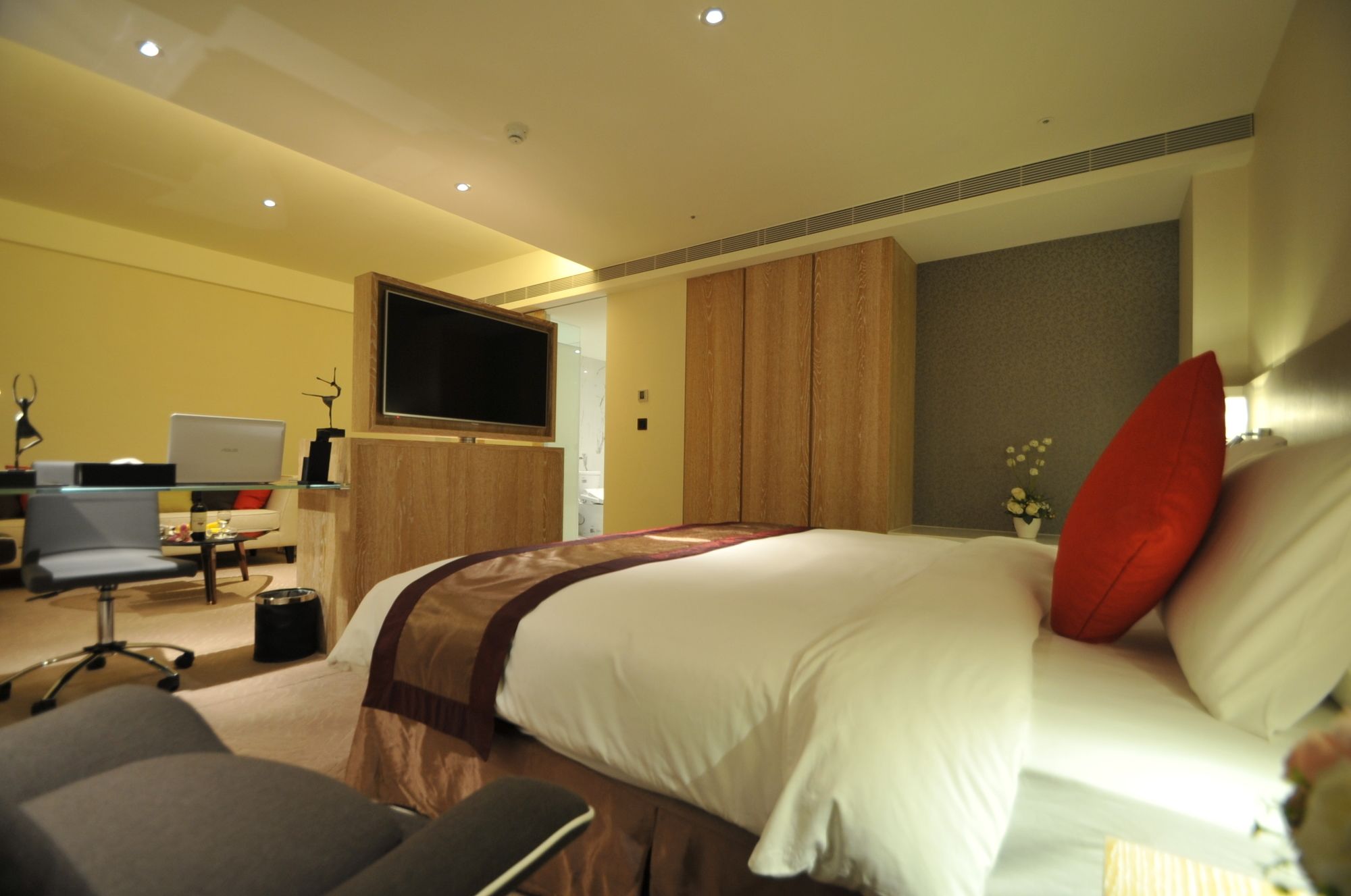 Kaohsiung International Plaza