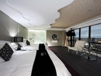 Happiness Skyline Hotel