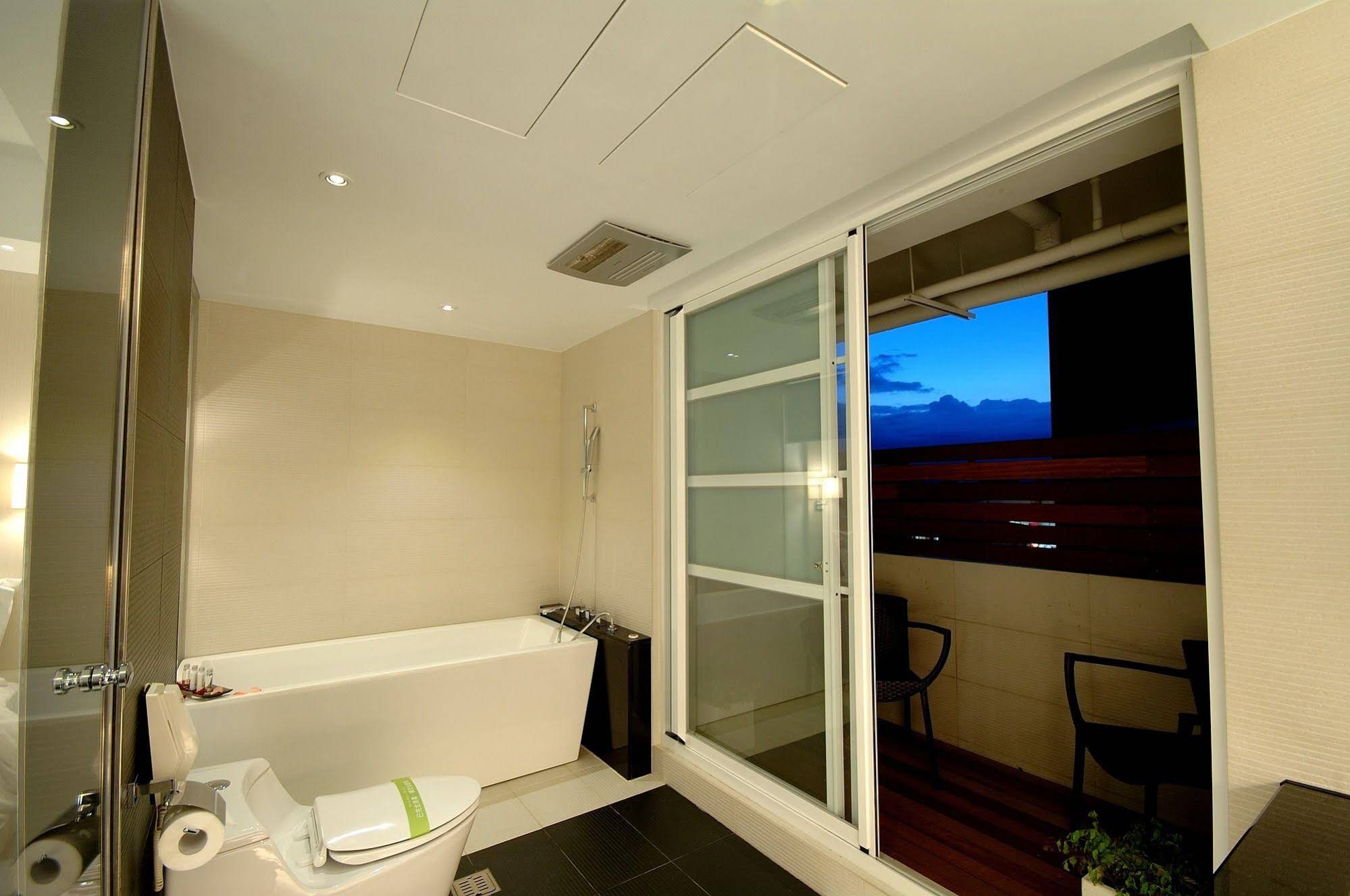 Kapok Hotel & Resorts