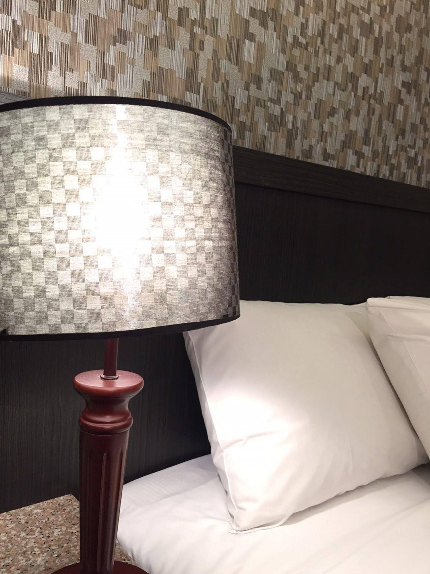 King Town Hotel