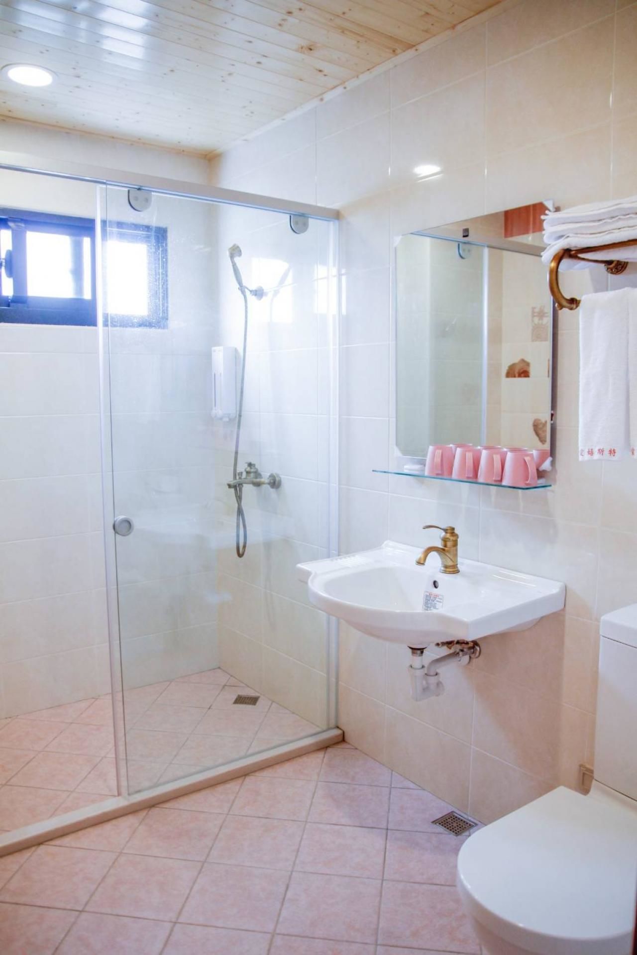 Elfin Kids And Pets B&B