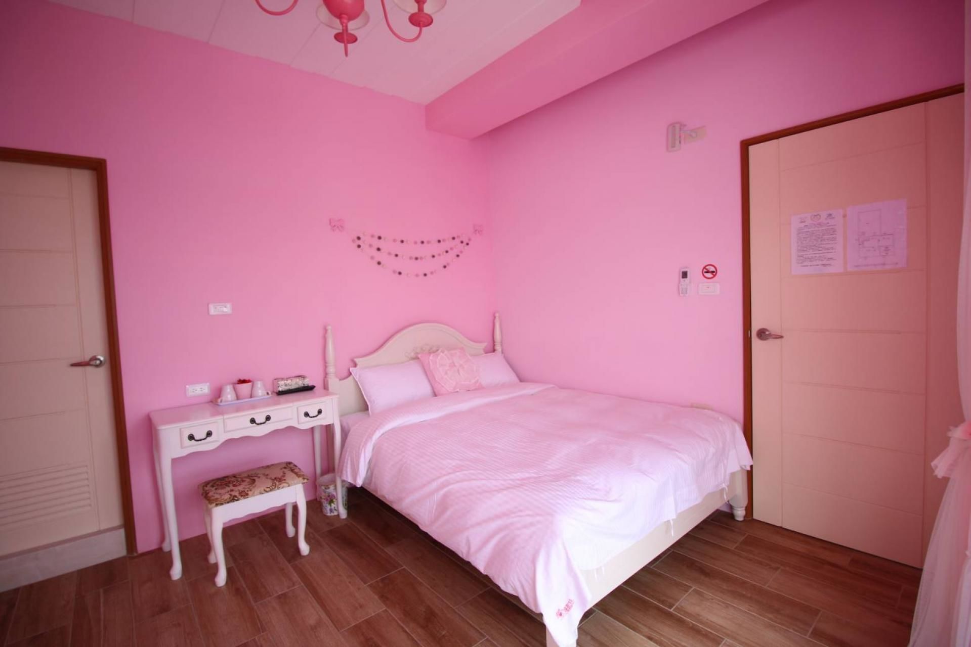 Elfin Kids And Pets B&B