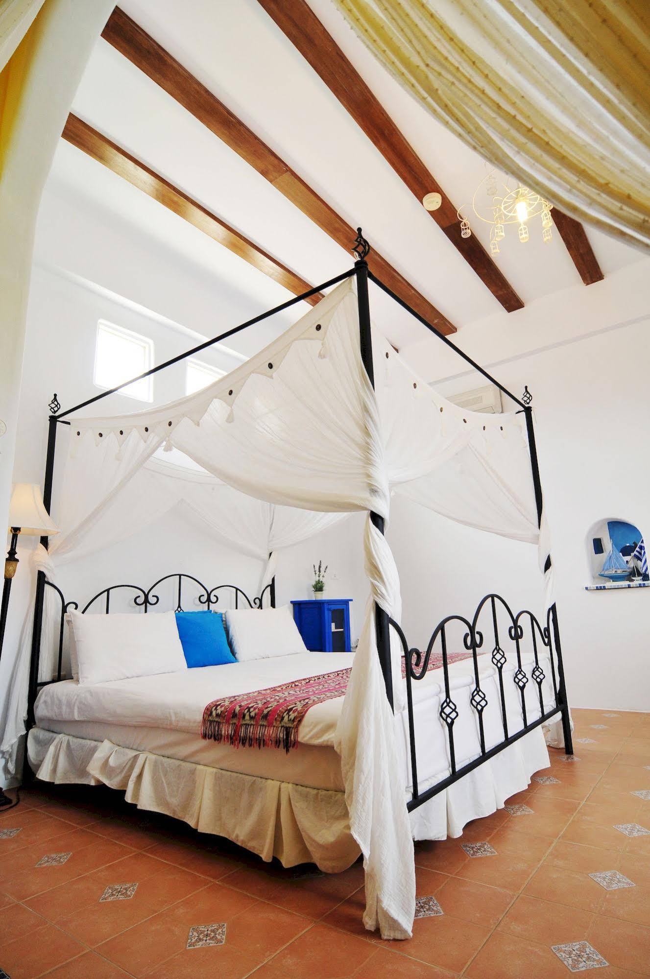 Greek frontier villa