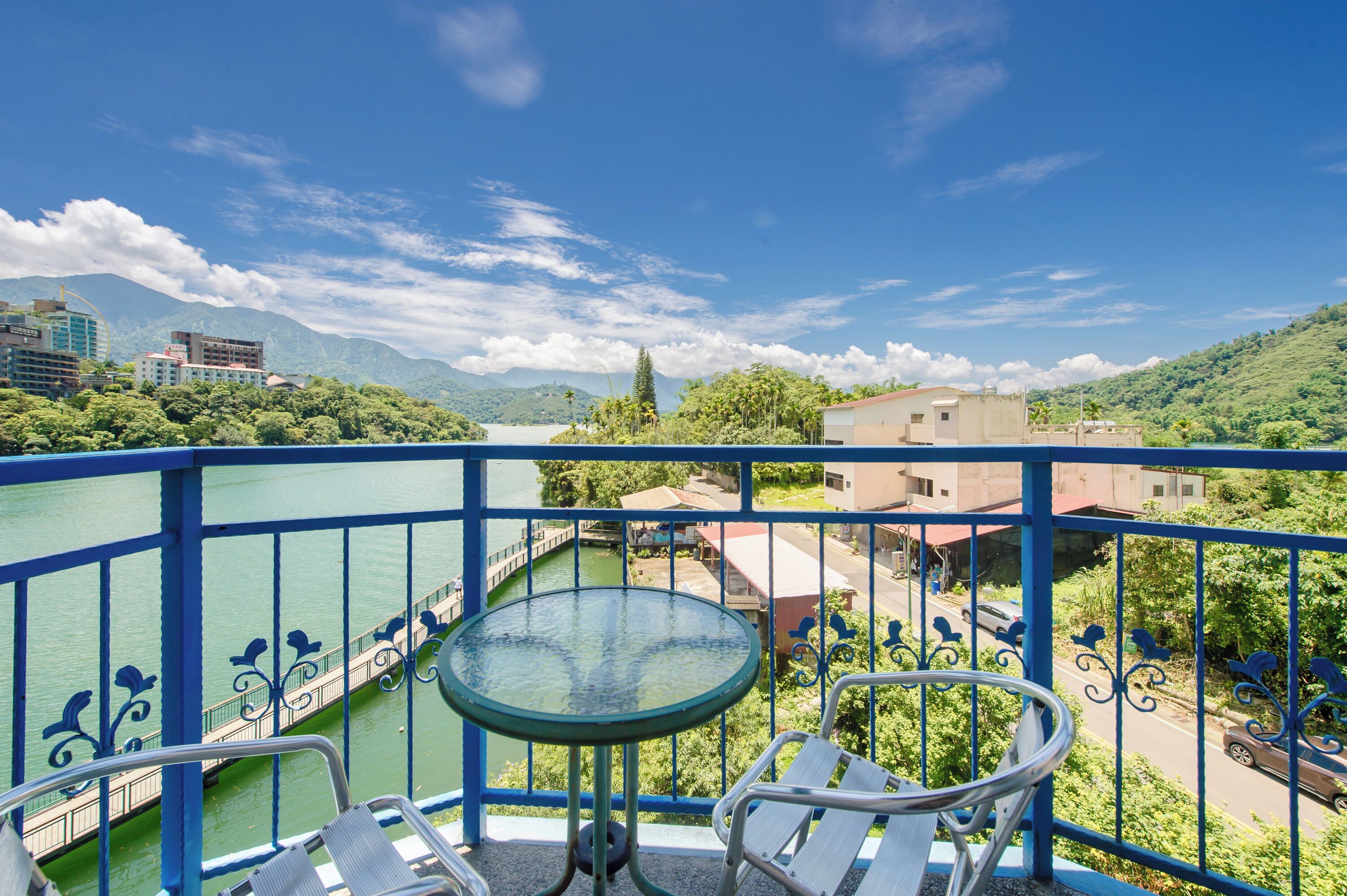 Bishui Shanju Lakeside Bed and Breakfast