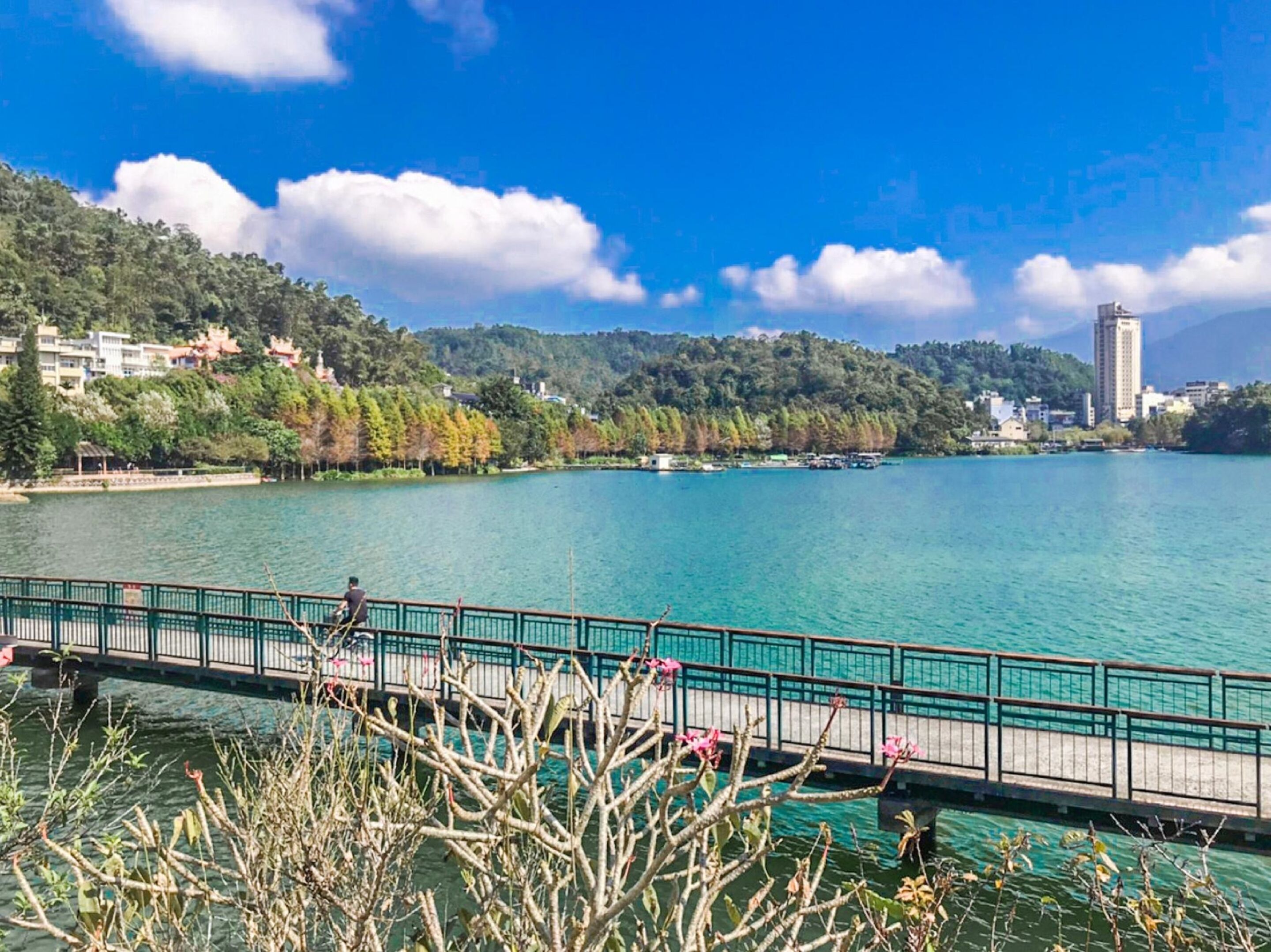 Bishui Shanju Lakeside Bed and Breakfast