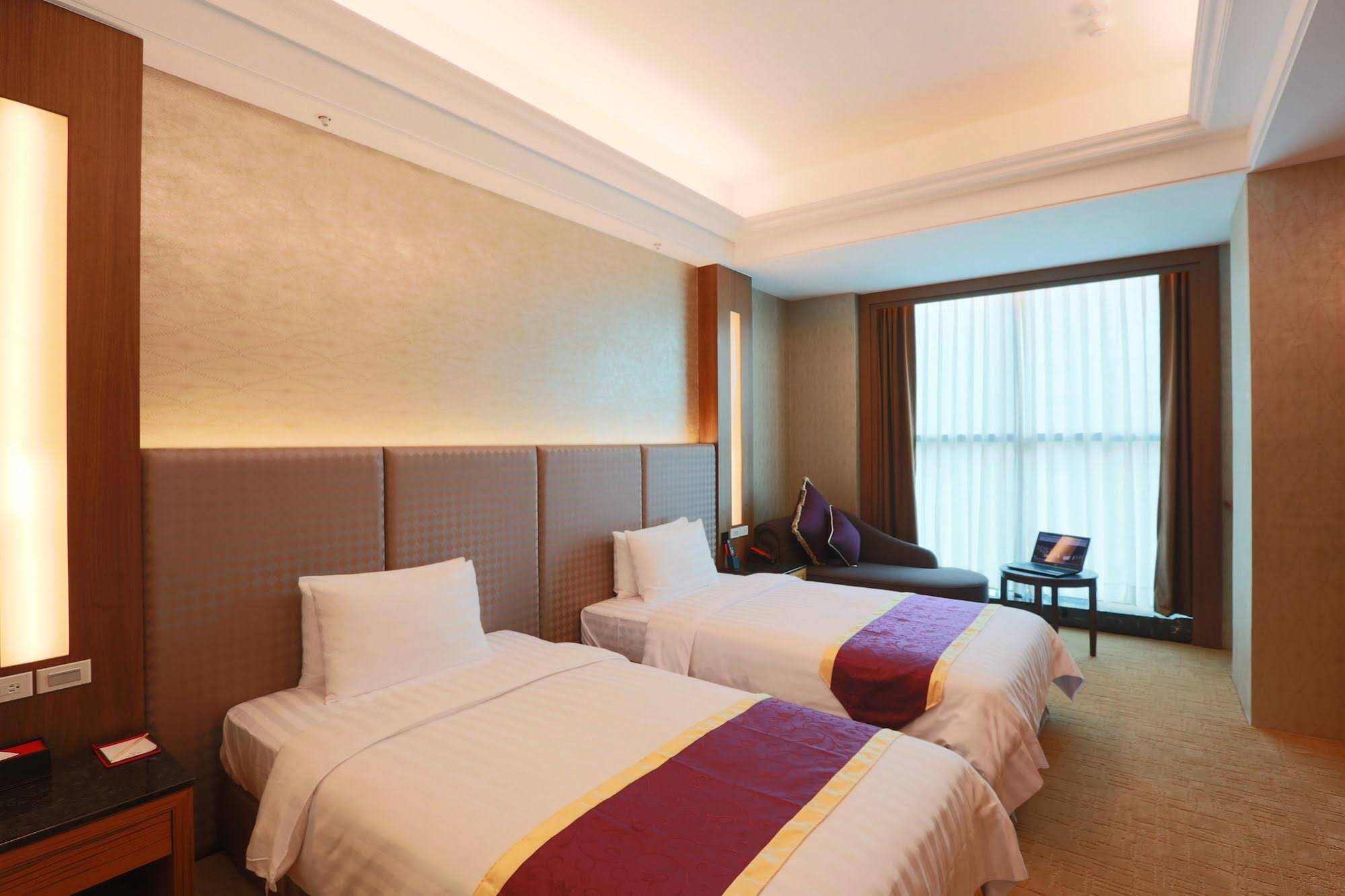 Happiness Inn Hotel