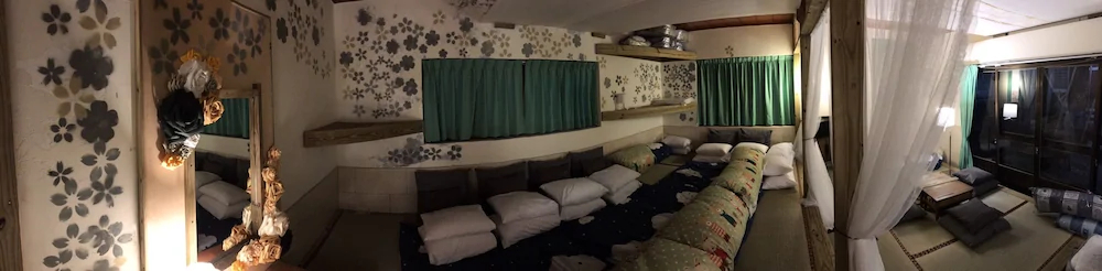 F.F.F. The 24H Valley Food Restauran B&B