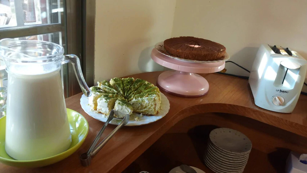 F.F.F. The 24H Valley Food Restauran B&B