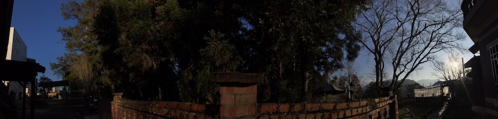 F.F.F. The 24H Valley Food Restauran B&B